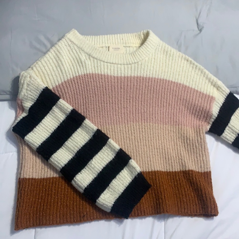 Size S sweater, worn once!!